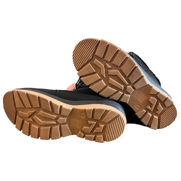 Women’s Carla waterproof winter boots by Universal Thread. - Picture 7 of 10